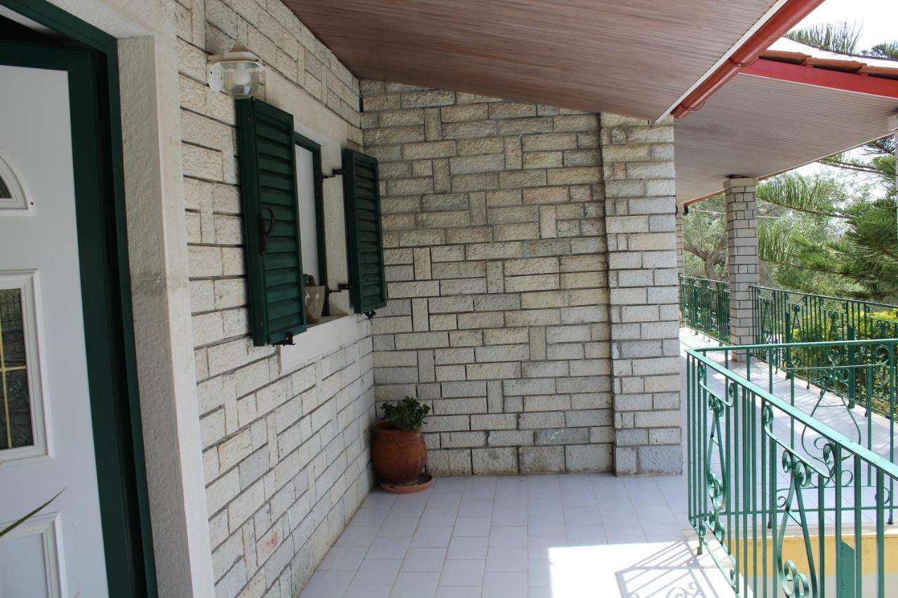 Paxos Rock Apartments Гайос Экстерьер фото